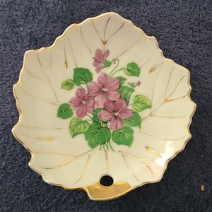 Vintage Nasco  4" Leaf Shaped Dish Purple Violets